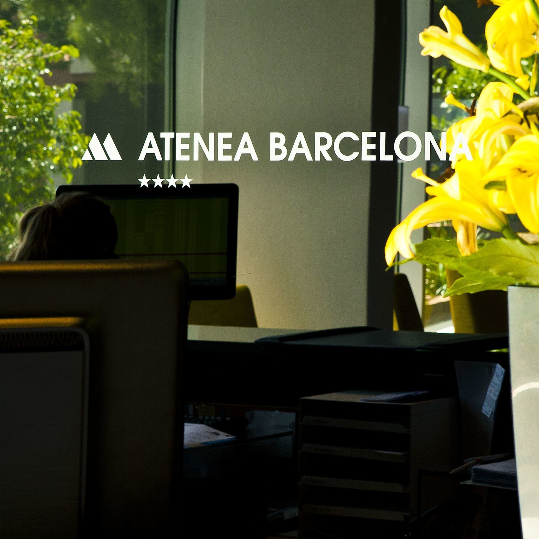 Aparthotel Atenea Barcelone Extérieur photo